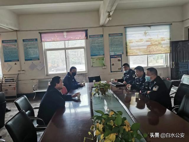 白水县公安局清明节前开展民爆及消防安全大检查