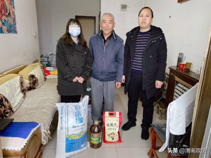 白水县委政法委：见义勇为扬正气 佳节慰问暖人心（组图）